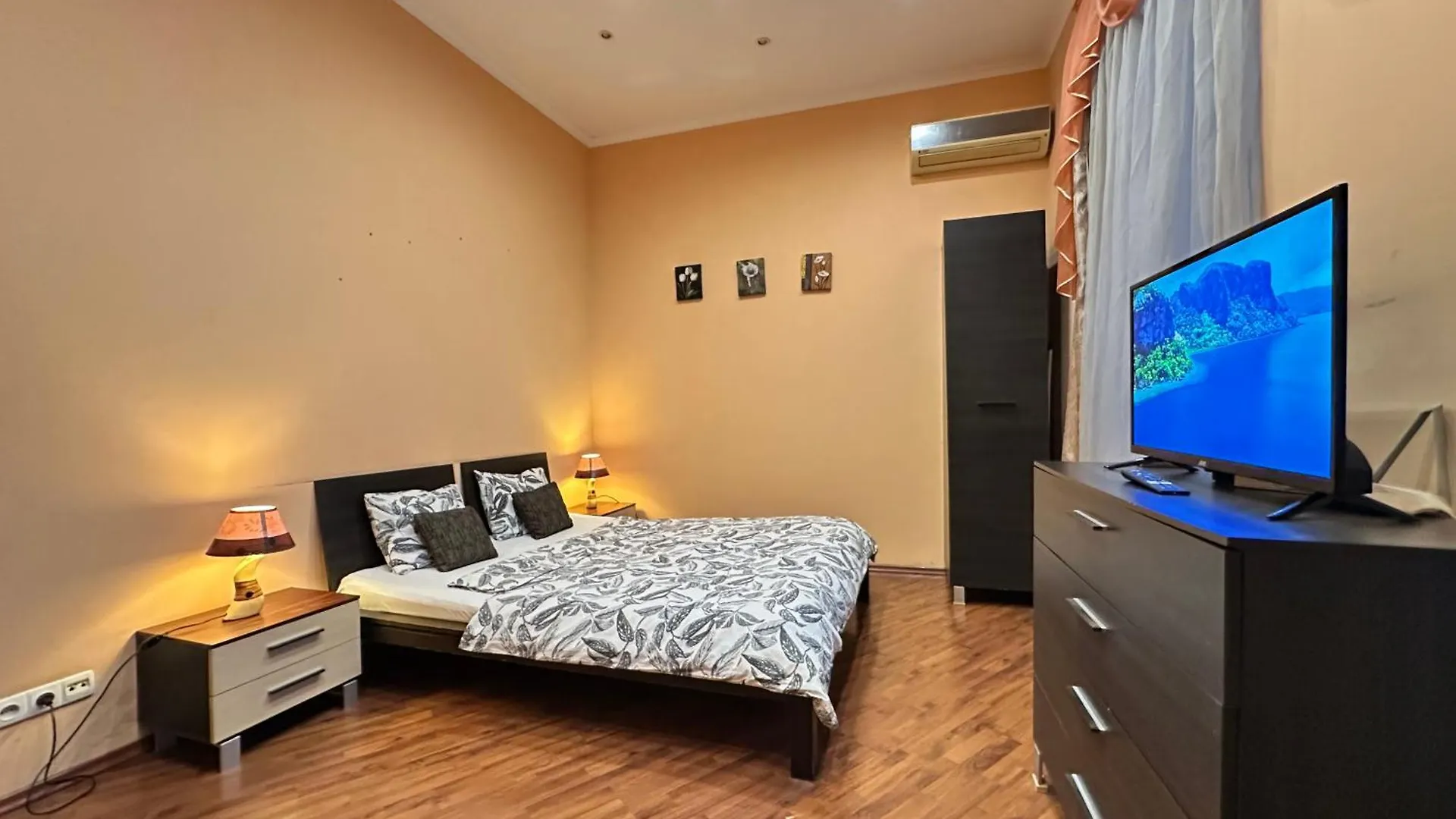 Kyivstay Yaroslavska Apartment contacts
